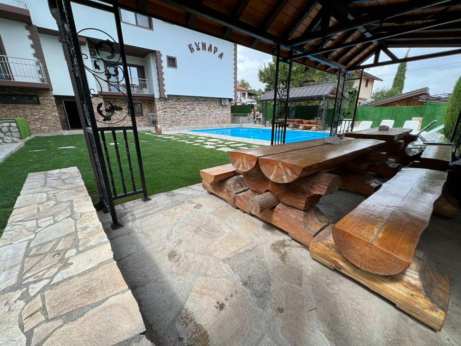 Family Hotel Bunara Brestnik Exterior photo